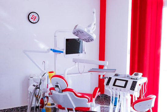 Slider image (8) Astra Dental Clinic